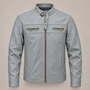 chamarra de piel gris para hombre estilo racer, cuello mao, broque a presion en cuello y cinta de piel en cuello con hebilla